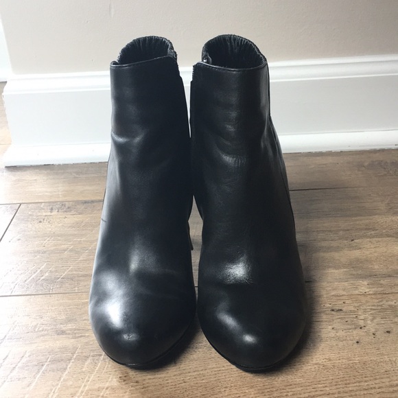 Max Studio Black Booties - Picture 1 of 6